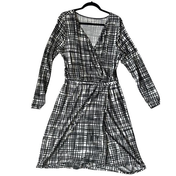 Ava & Viv Dresses & Skirts - Ava & Viv Black & White Wrap Dress